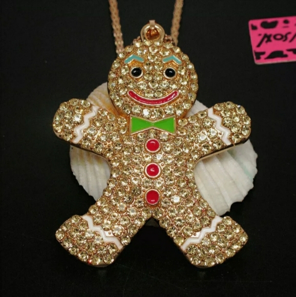 🎄 Gingerbread Man Necklace 🎄 - Picture 3 of 4